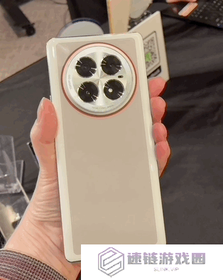 传音MWC秀肌肉：展示Infinix太阳能充电手机与变色墨水屏手机