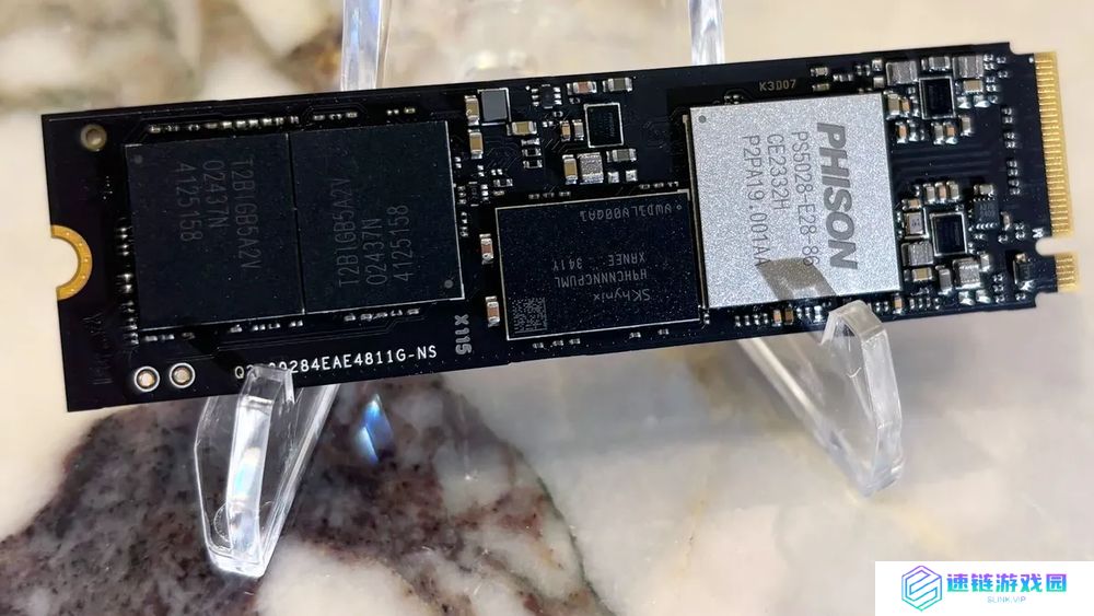群联 E28 SSD 主控实测数据：顺序读写 14500 MB/s，随机读写霸榜