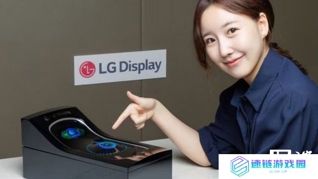 LG 推出可拉伸汽车显示屏：车内空间皆可成屏幕，触控按钮能凸起